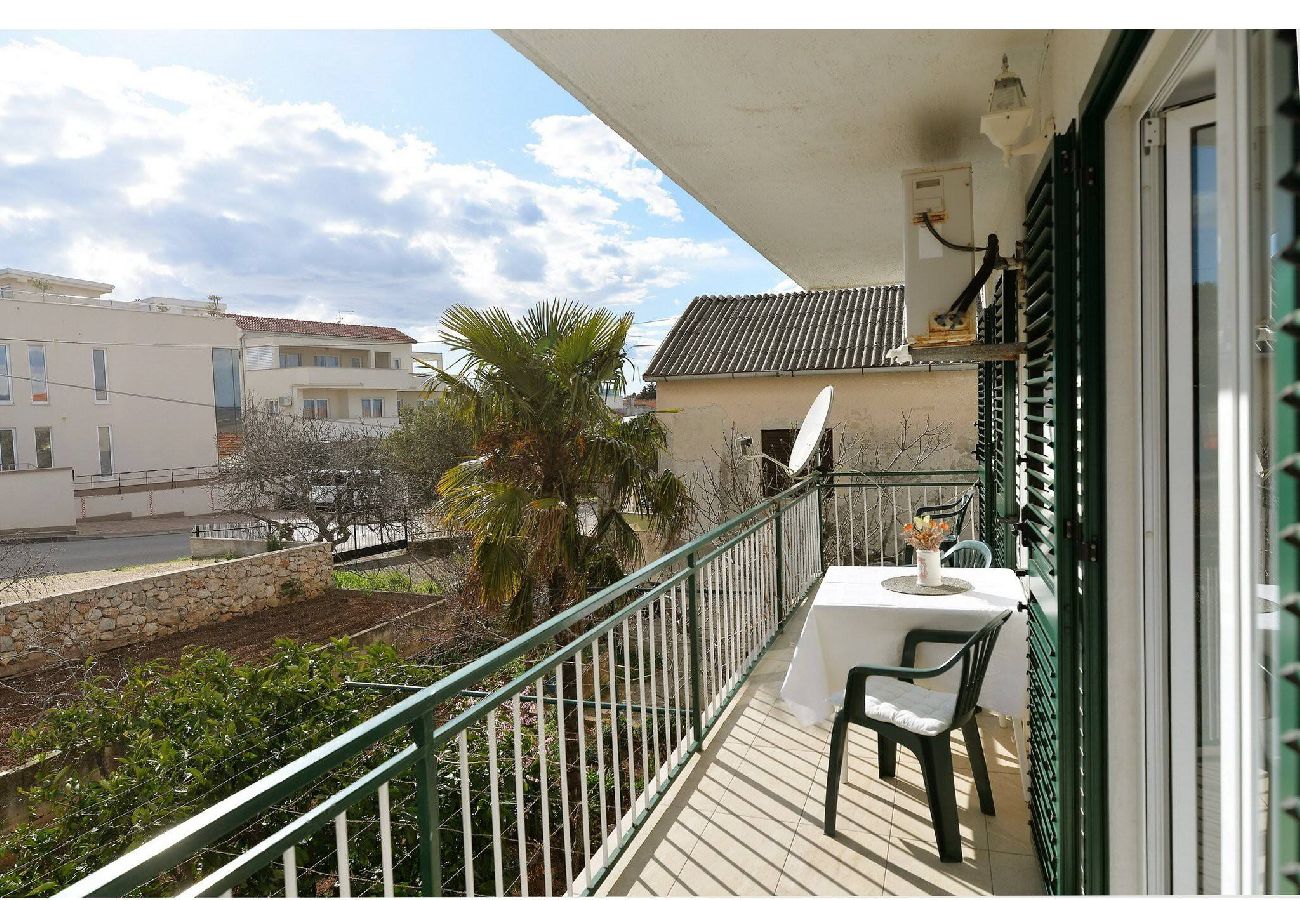 Ferienwohnung in Murter - Apartments Kostelić - Apartment mit zwei Schlafzimmern und Gartenblick A2