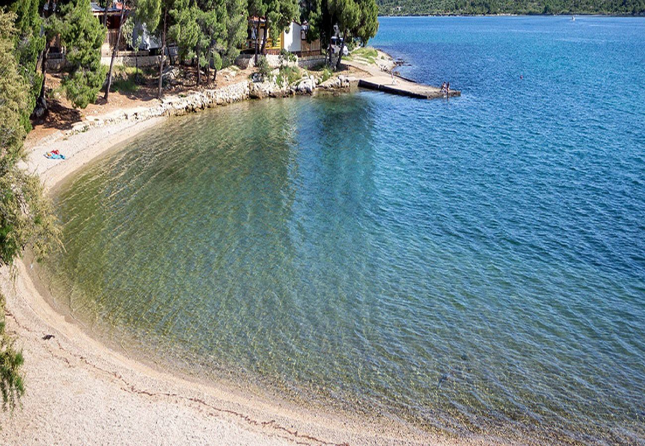 Ferienwohnung in Pirovac - Wohnungen Meer und Sonne - Wohnung Meer