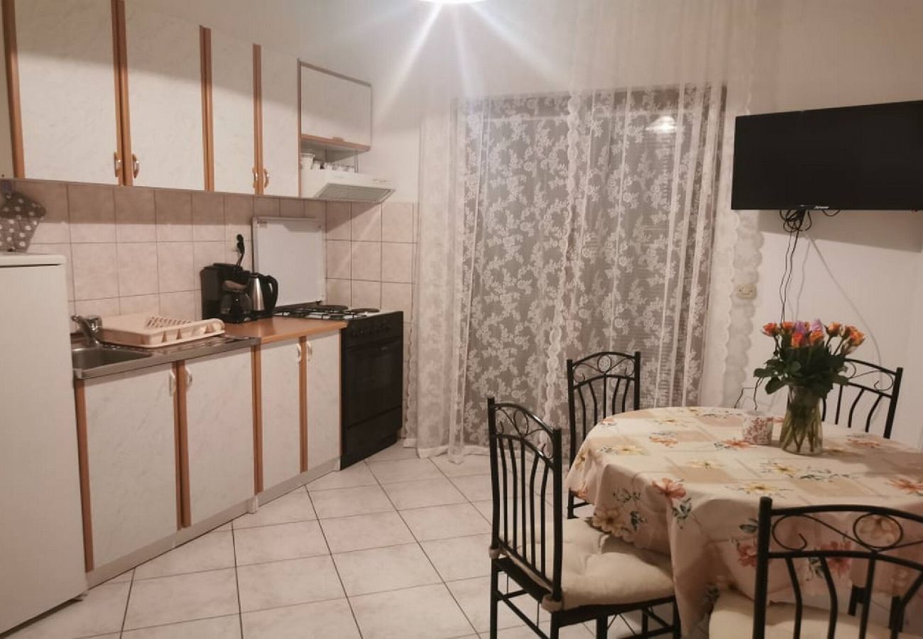 Ferienwohnung in Šibenik-Brodarica - Soha Apartments – Apartment mit zwei Schlafzimmern und teilweisem Meerblick