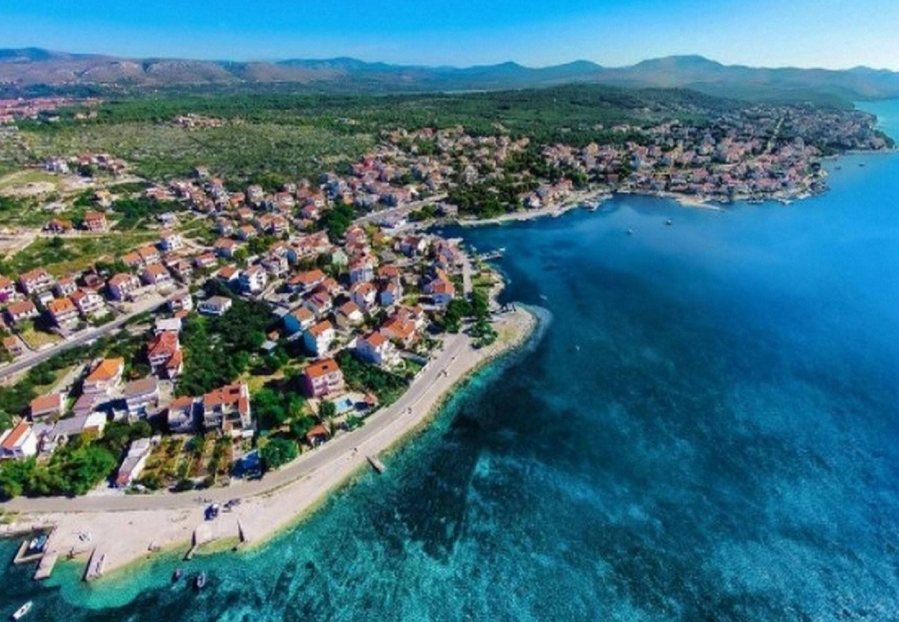 Ferienwohnung in Šibenik-Brodarica - Soha Apartments – Apartment mit zwei Schlafzimmern und teilweisem Meerblick