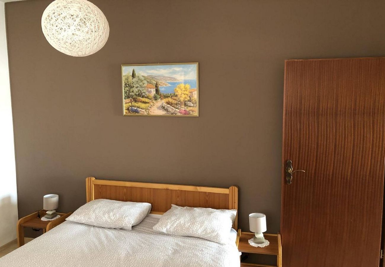 Ferienwohnung in Šibenik-Brodarica - Soha Apartments – Apartment mit einem Schlafzimmer und teilweisem Meerblick