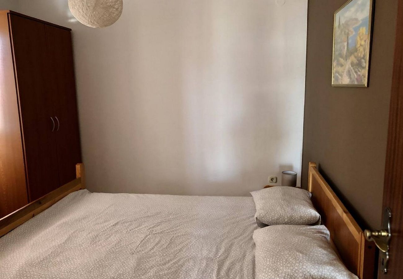 Ferienwohnung in Šibenik-Brodarica - Soha Apartments – Apartment mit einem Schlafzimmer und teilweisem Meerblick