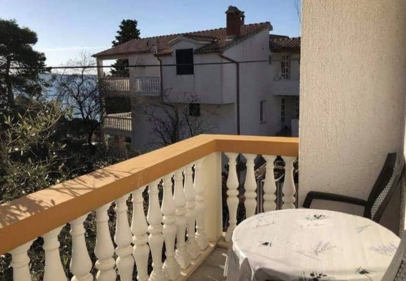 Ferienwohnung in Šibenik-Brodarica - Soha Apartments – Apartment mit einem Schlafzimmer und teilweisem Meerblick