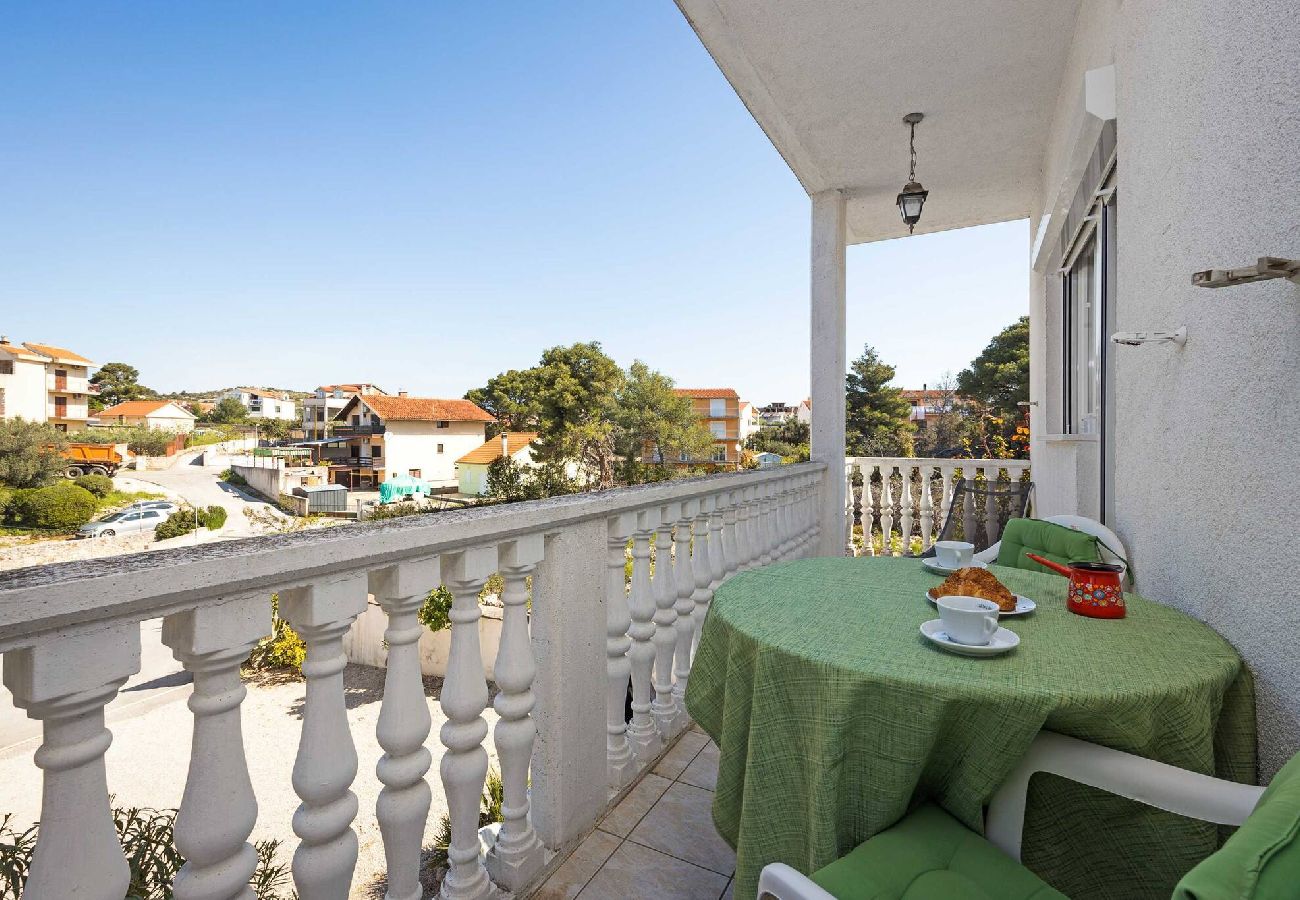 Ferienwohnung in Šibenik-Brodarica - Terra Mare Apartments – Apartment mit zwei Schlafzimmern und Balkon