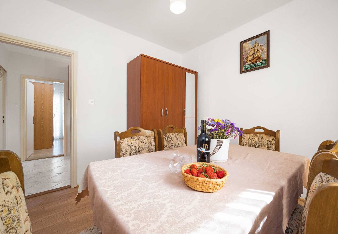 Ferienwohnung in Šibenik-Brodarica - Terra Mare Apartments – Apartment mit zwei Schlafzimmern und Balkon