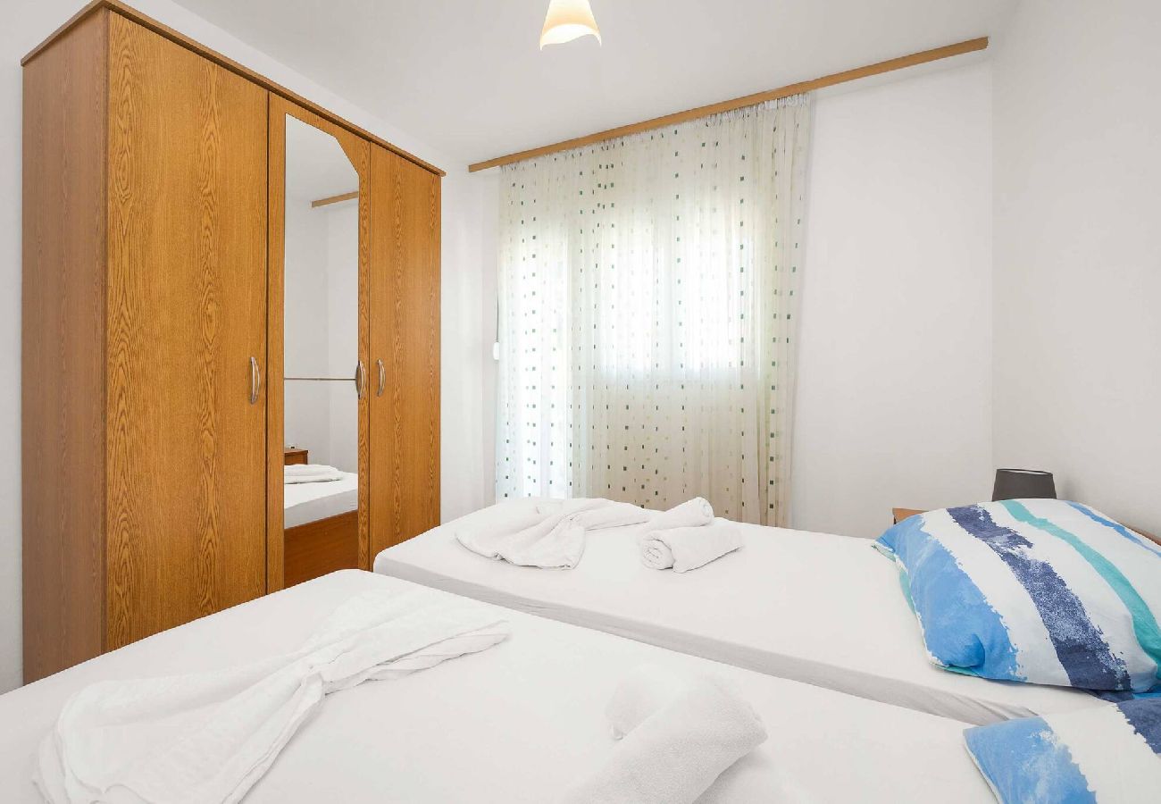 Ferienwohnung in Šibenik-Brodarica - Terra Mare Apartments – Apartment mit zwei Schlafzimmern und Balkon