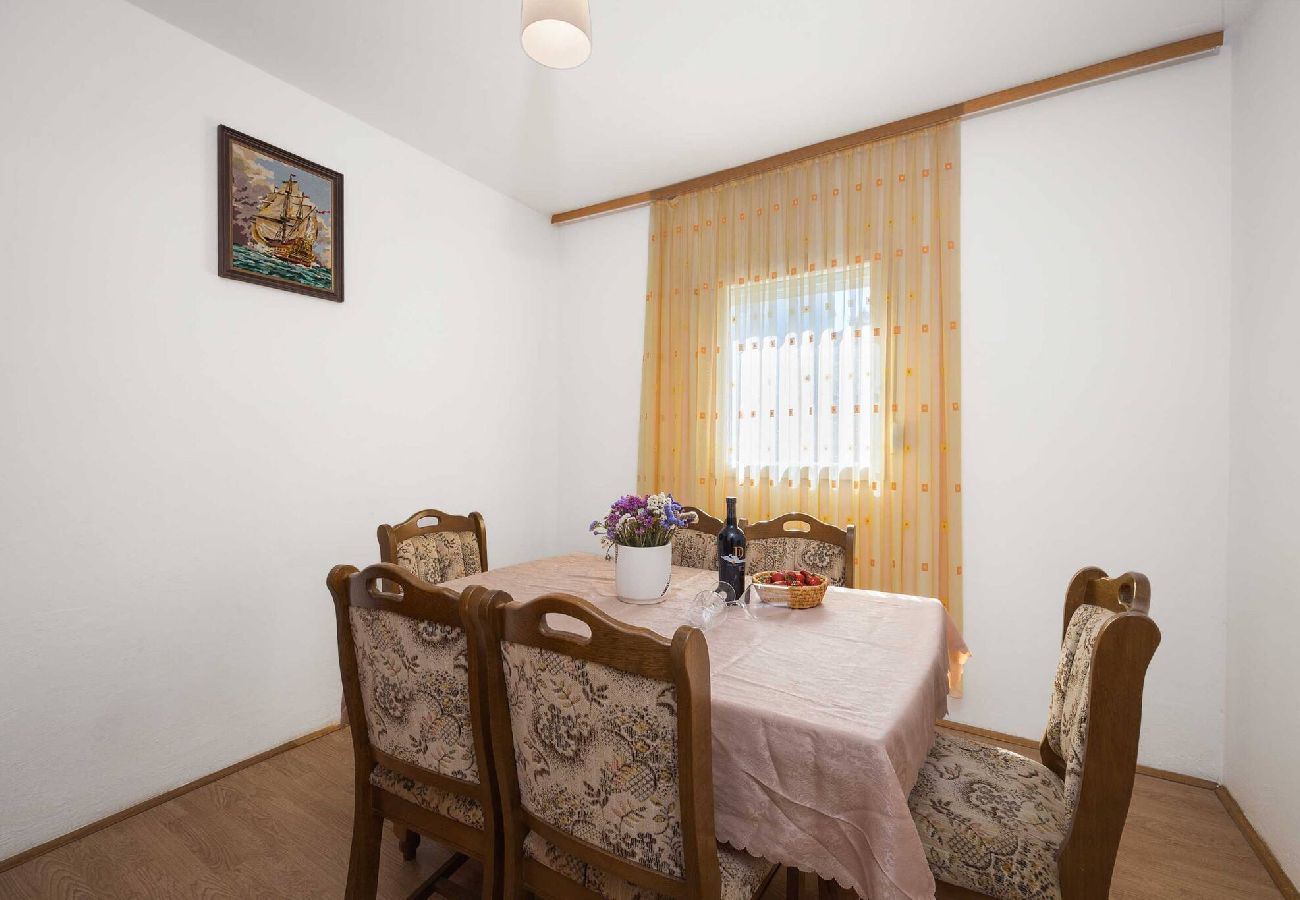 Ferienwohnung in Šibenik-Brodarica - Terra Mare Apartments – Apartment mit zwei Schlafzimmern und Balkon