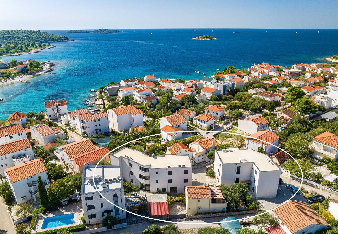 Ferienwohnung in Rogoznica - Apartments Boomerang – Apartment mit zwei Schlafzimmern und Meerblick A1