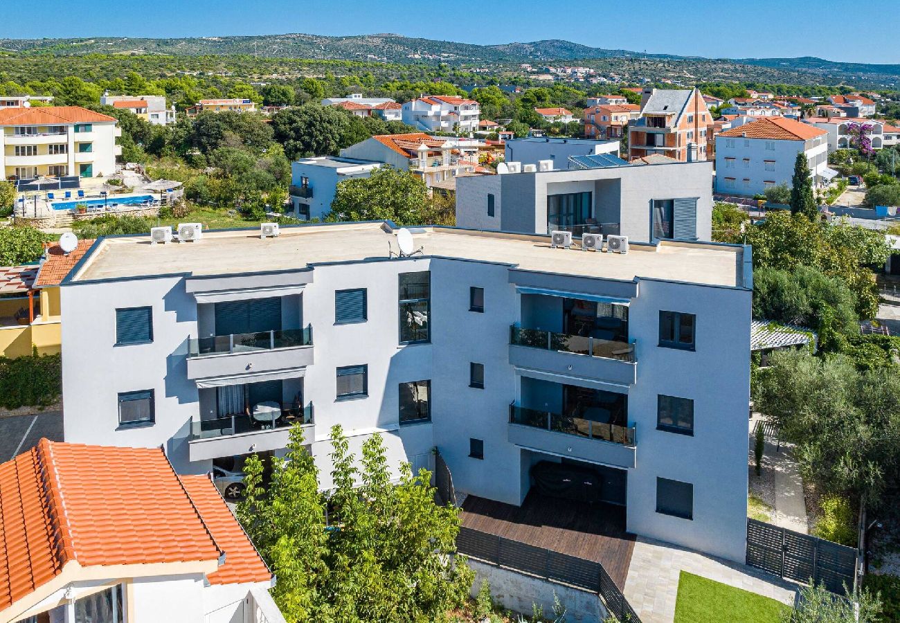 Ferienwohnung in Rogoznica - Apartments Boomerang – Apartment mit zwei Schlafzimmern und Meerblick A1