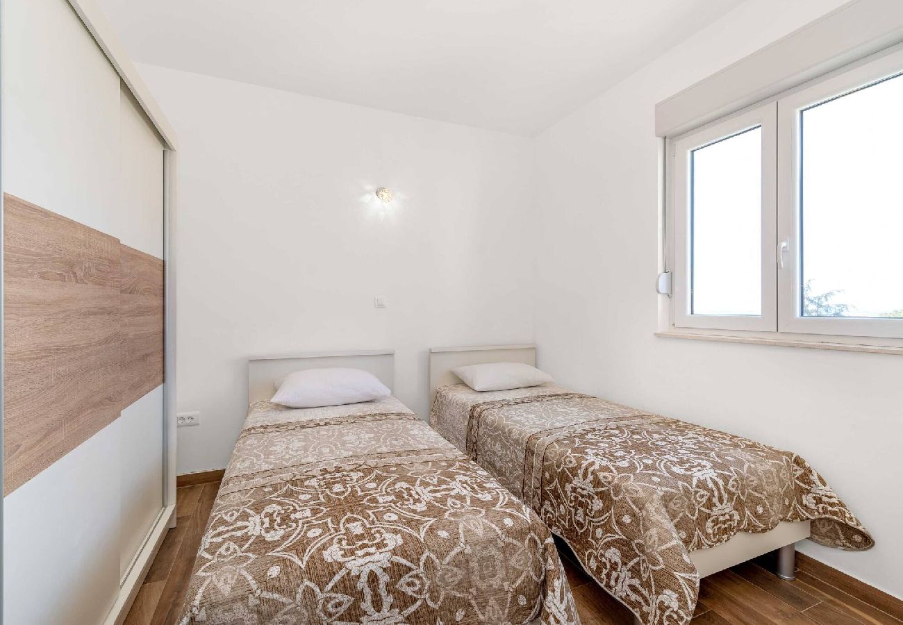 Ferienwohnung in Zecevo Rogoznicko - Apartments Boomerang – Apartment mit zwei Schlafzimmern und Meerblick A2