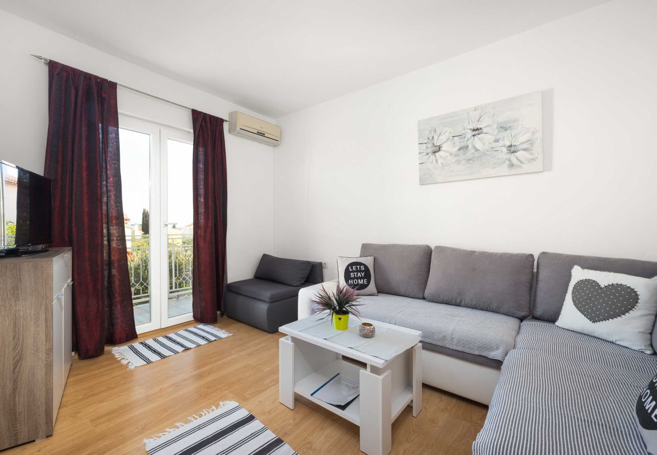 Ferienwohnung in Vodice - Apartments Anna – Apartment mit einem Schlafzimmer und Balkon