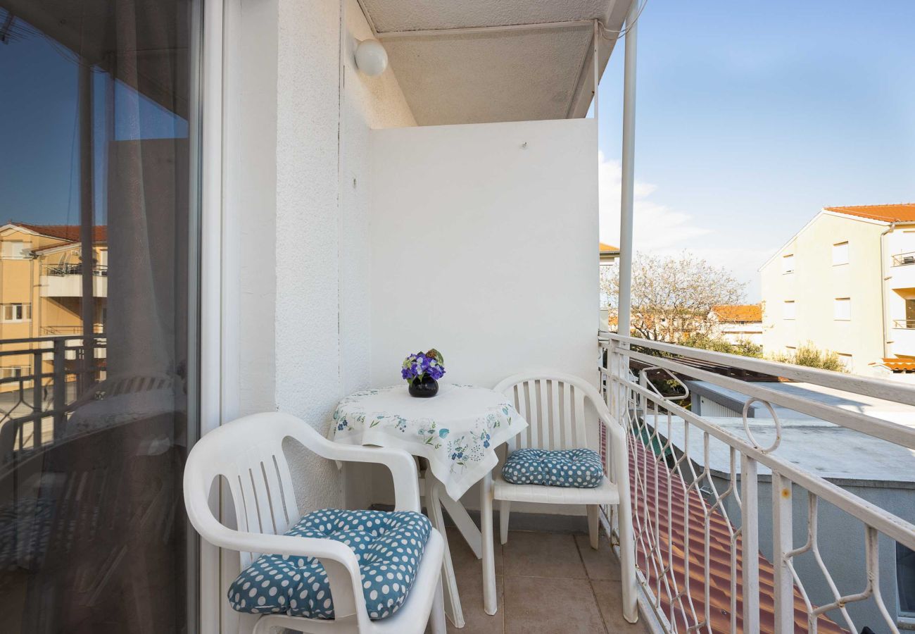 Ferienwohnung in Vodice - Apartments Anna – Apartment mit einem Schlafzimmer und Balkon