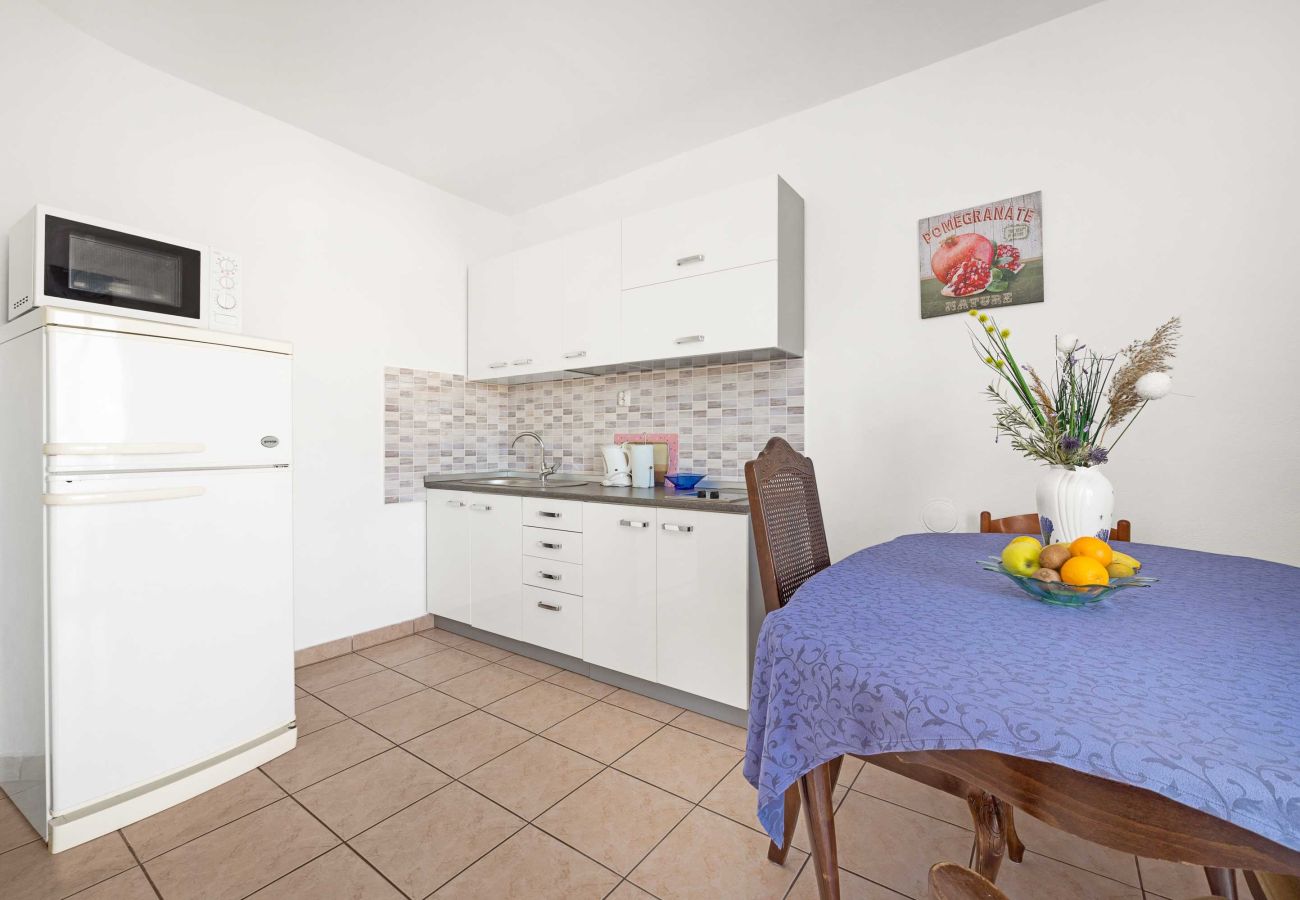 Ferienwohnung in Vodice - Apartments Anna – Apartment mit einem Schlafzimmer und Balkon