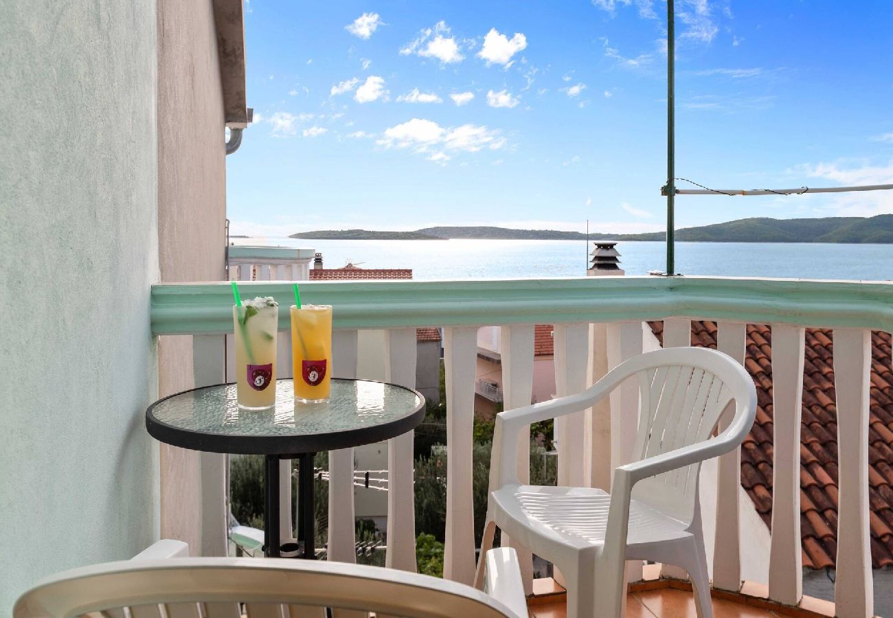 Ferienwohnung in Šibenik-Brodarica - Apartments Angelo - Apartment 2 mit Meerblick