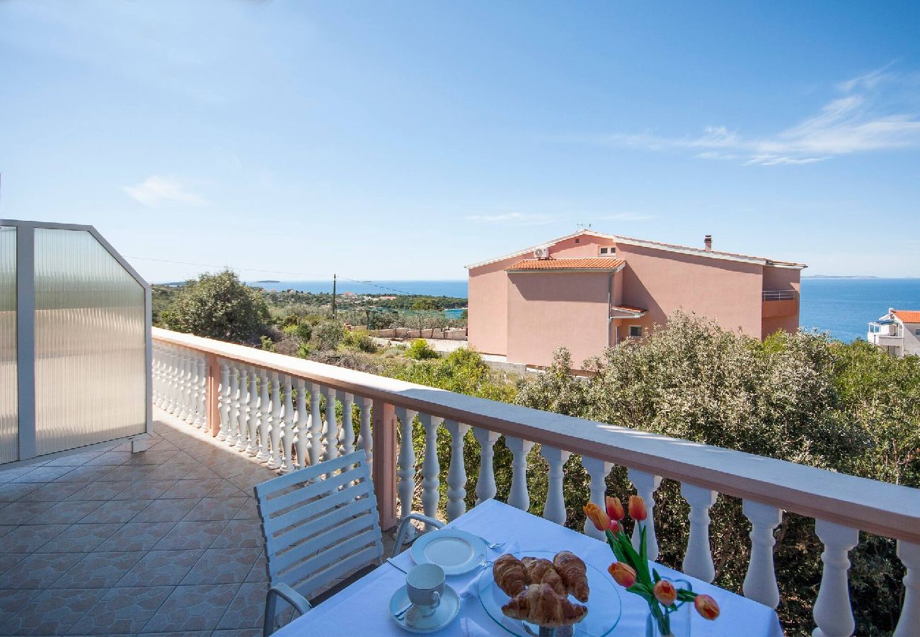 Zimmeranmietung in Primošten - Apartments und Zimmer Mikelin - Zimmer mit Meerblick (Blaues Zimmer 3)