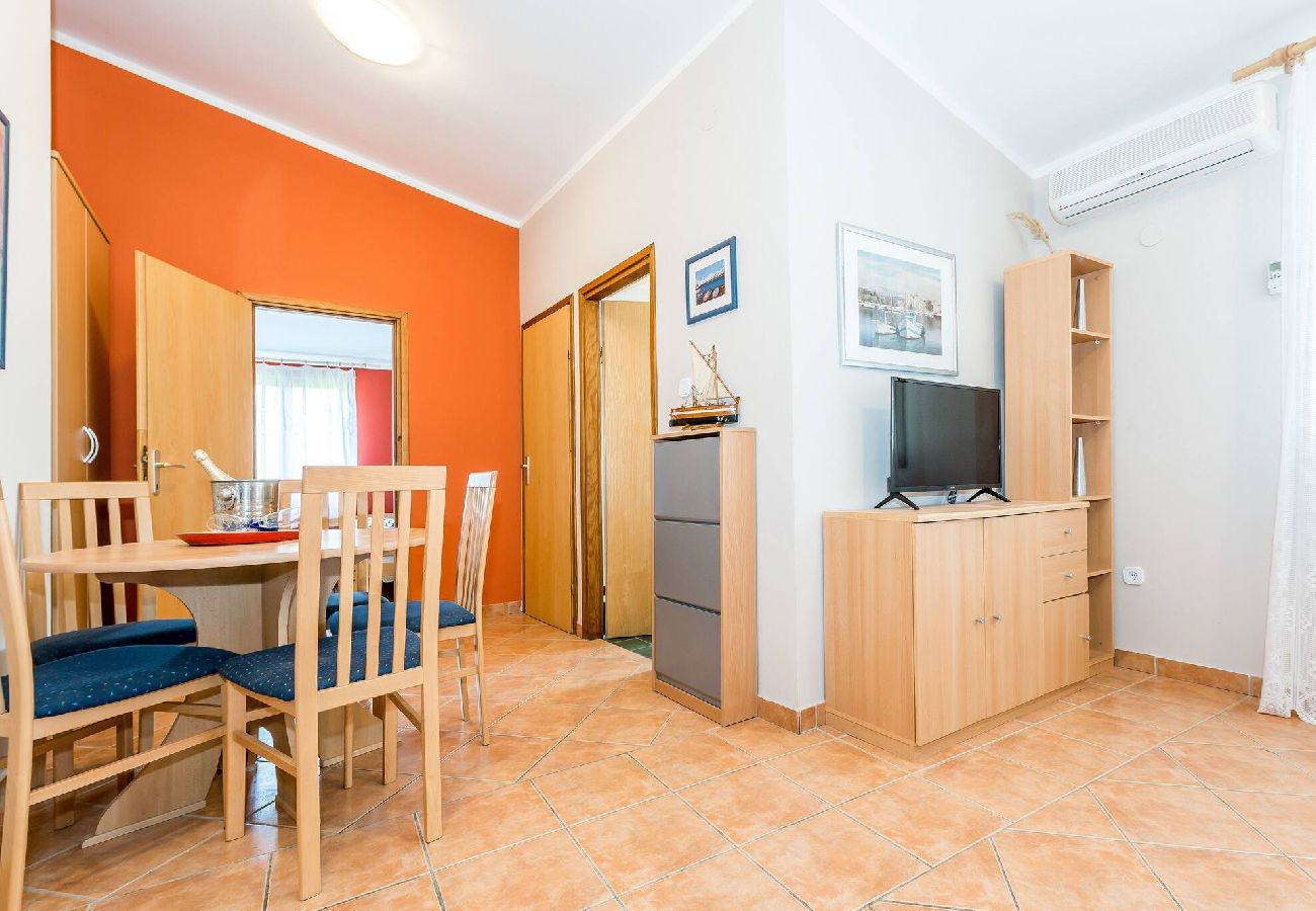 Ferienwohnung in Grebaštica - Apartments TeAna - Two Bedroom Apartment A3 