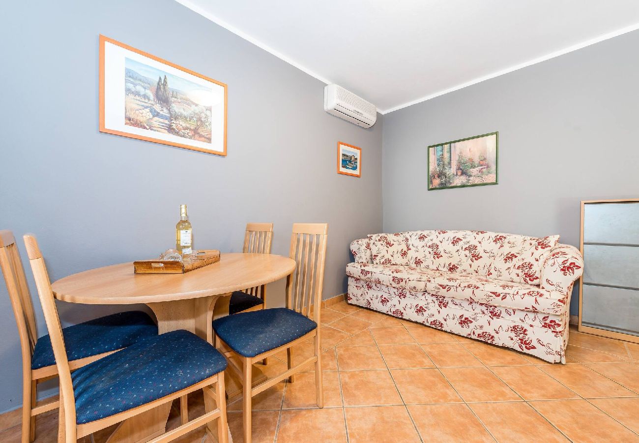 Ferienwohnung in Grebaštica - Apartments TeAna - One Bedroom Apartment A1 