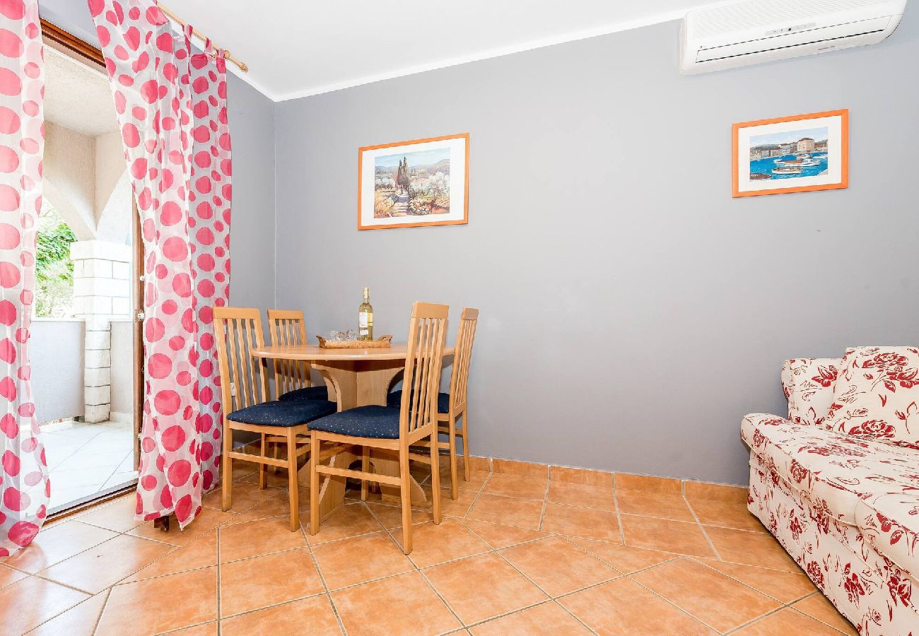 Ferienwohnung in Grebaštica - Apartments TeAna - One Bedroom Apartment A1 