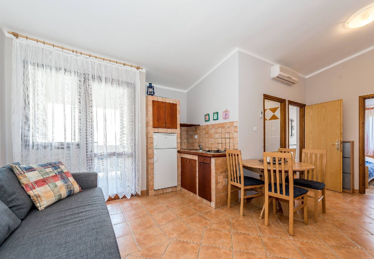 Ferienwohnung in Grebaštica - Apartments TeAna - Two Bedroom Apartment A5 