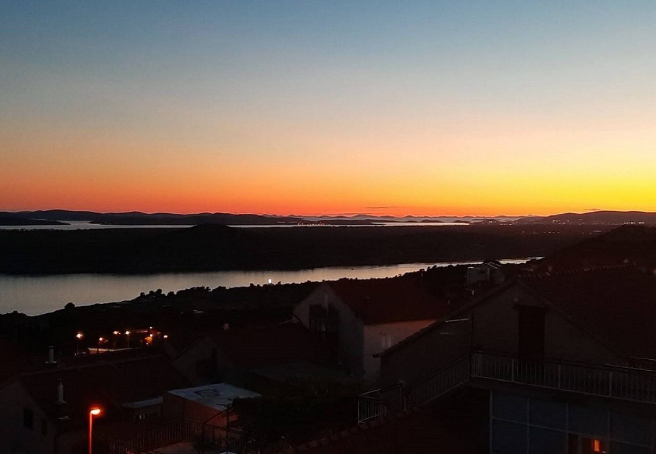 Ferienwohnung in Šibenik - Apartments Vanilla – Apartment mit einem Schlafzimmer und Meerblick