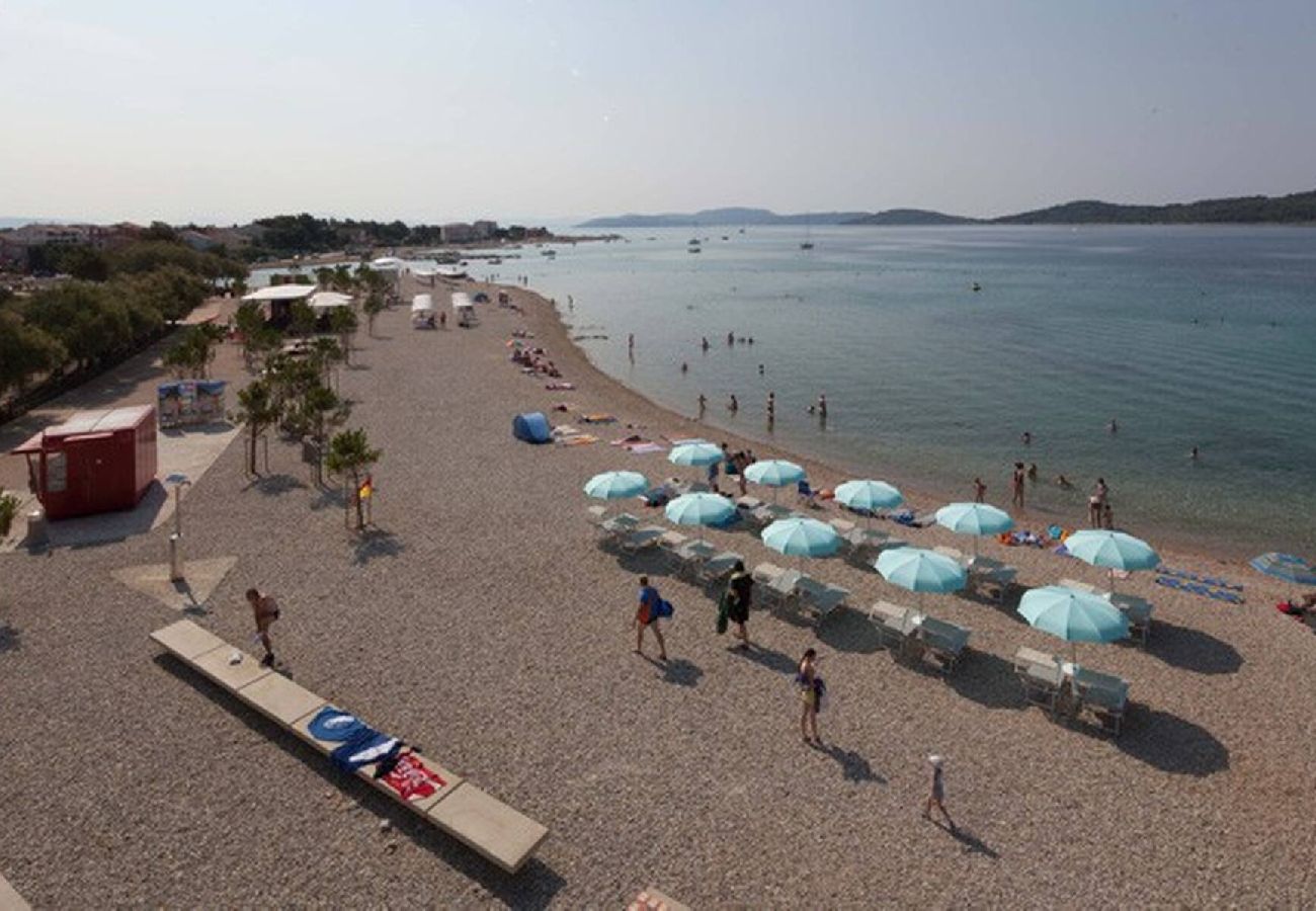 Ferienwohnung in Srima - Apartments Lacmanović - Apartment mit drei Schlafzimmern und Meerblick (Pago)