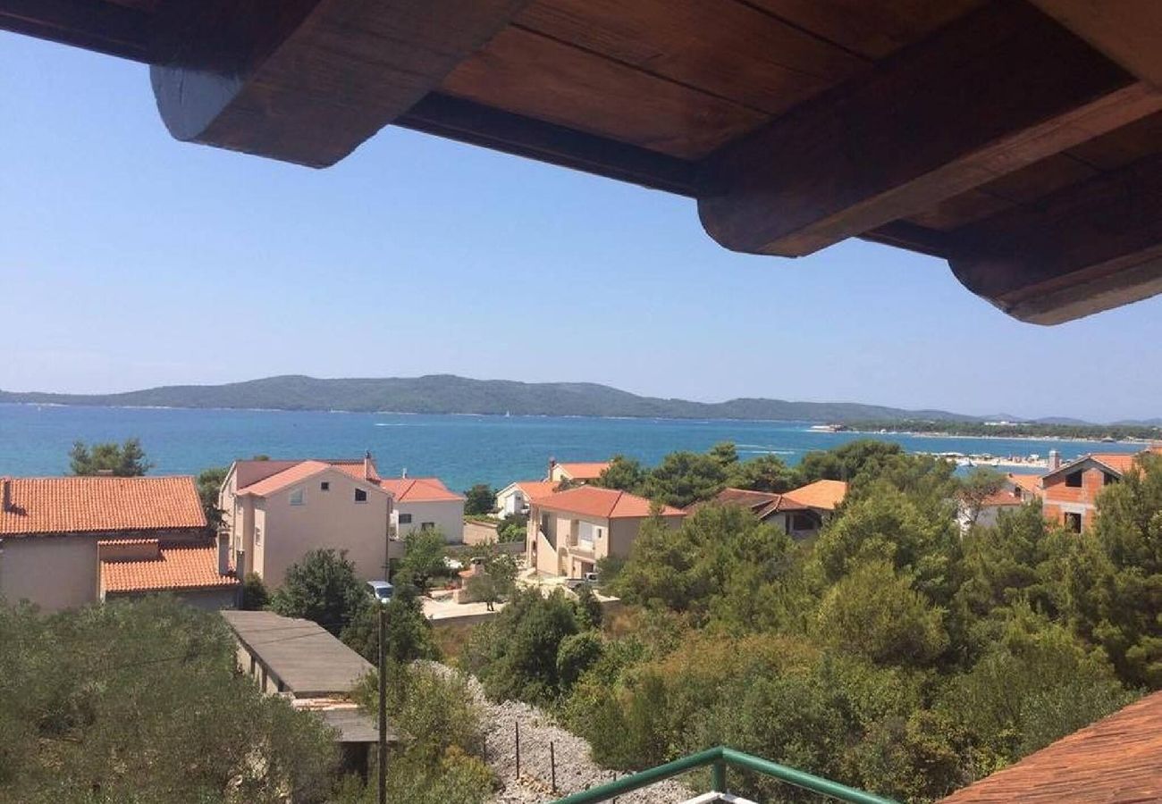 Ferienwohnung in Šibenik-Brodarica - Apartment Zorica – Apartment mit zwei Schlafzimmern und Meerblick