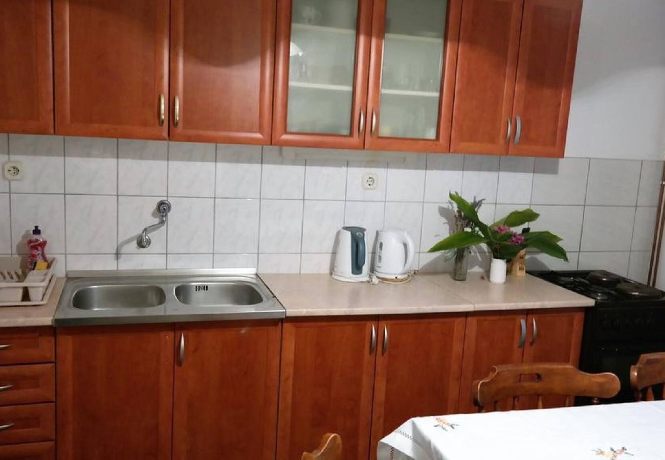 Ferienwohnung in Šibenik-Brodarica - Apartment Zorica – Apartment mit zwei Schlafzimmern und Meerblick