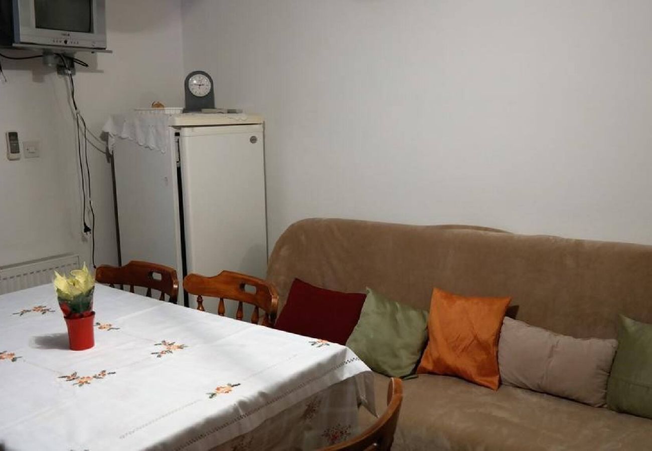 Ferienwohnung in Šibenik-Brodarica - Apartment Zorica – Apartment mit zwei Schlafzimmern und Meerblick