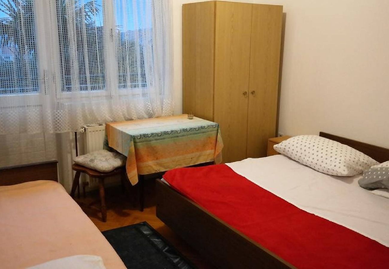 Ferienwohnung in Šibenik-Brodarica - Apartment Zorica – Apartment mit zwei Schlafzimmern und Meerblick