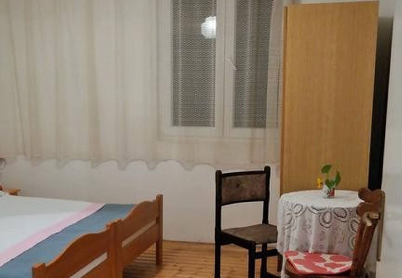 Ferienwohnung in Šibenik-Brodarica - Apartment Zorica – Apartment mit zwei Schlafzimmern und Meerblick