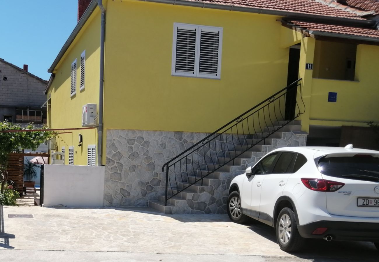 Ferienwohnung in Zadar - Apartment Rustica – Apartment mit zwei Schlafzimmern und Außenpool