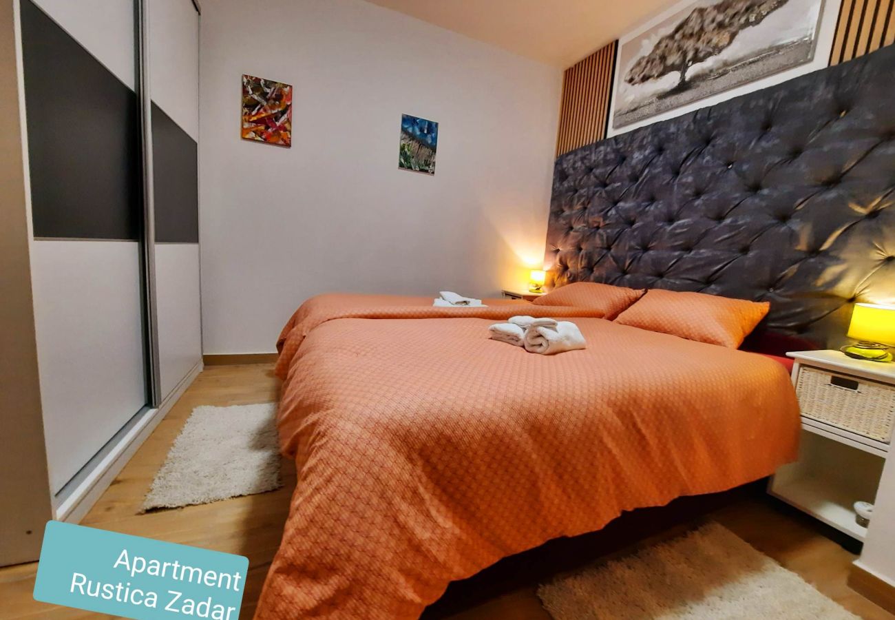 Ferienwohnung in Zadar - Apartment Rustica – Apartment mit zwei Schlafzimmern und Außenpool