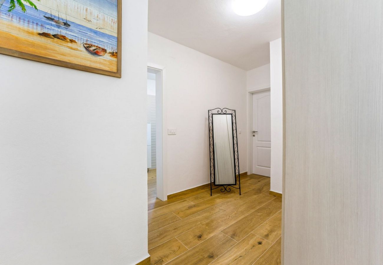 Ferienwohnung in Privlaka - Villa Bianca – Apartment mit zwei Schlafzimmern und Außenpool