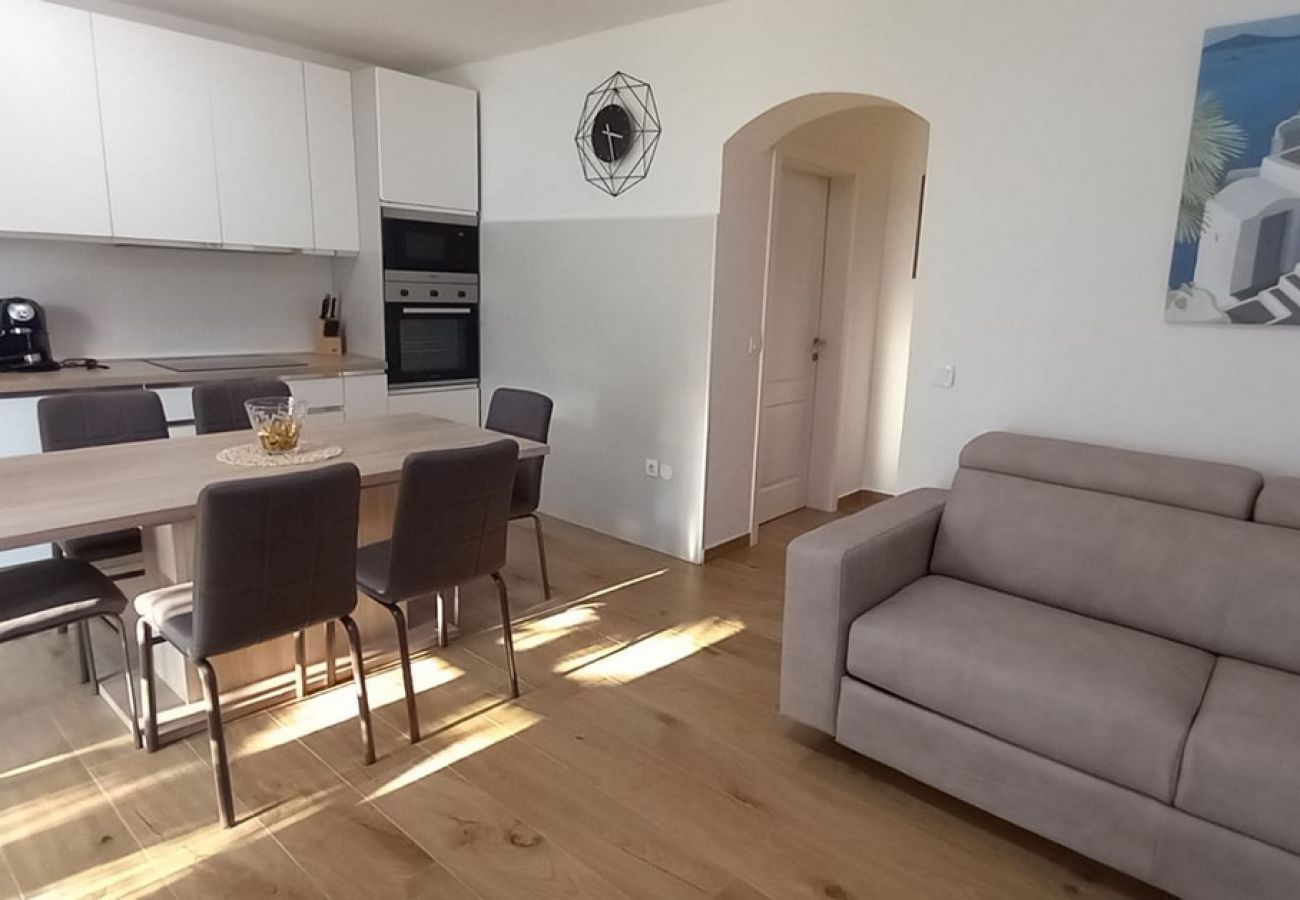 Ferienwohnung in Privlaka - Villa Bianca – Apartment mit zwei Schlafzimmern und Außenpool