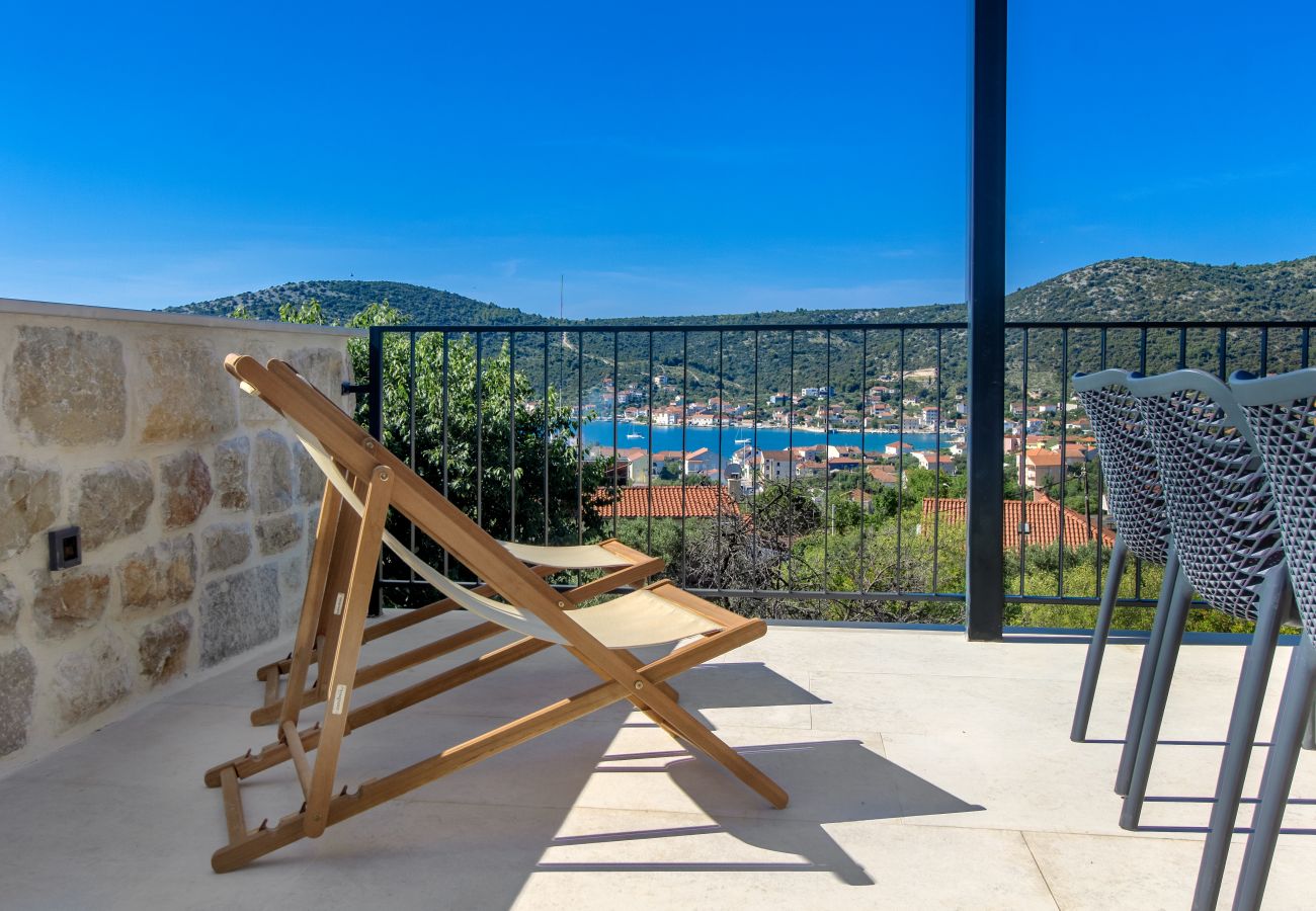 Villa in Vinišce - Villa Mare – Haus mit drei Schlafzimmern und Außenpool