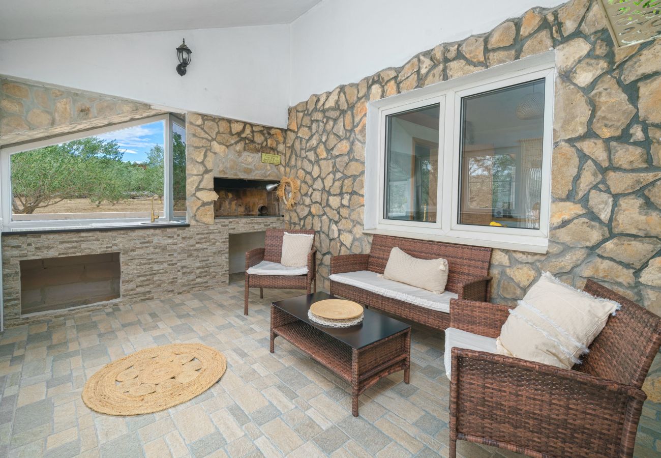 Ferienhaus in Vodice - Villa Ivana – Haus mit zwei Schlafzimmern und Außenpool