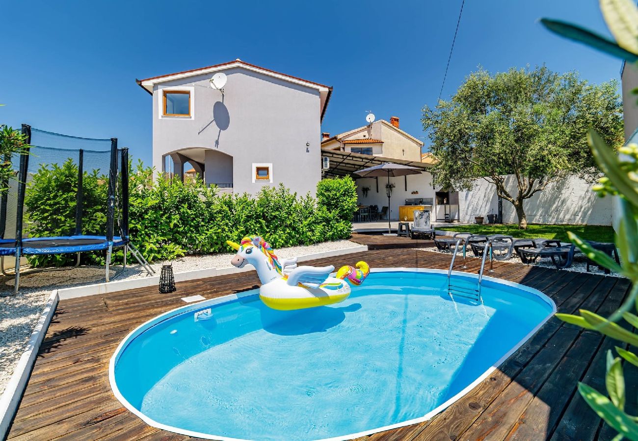 House in Loborika - Holiday House Ulika with Private Pool 