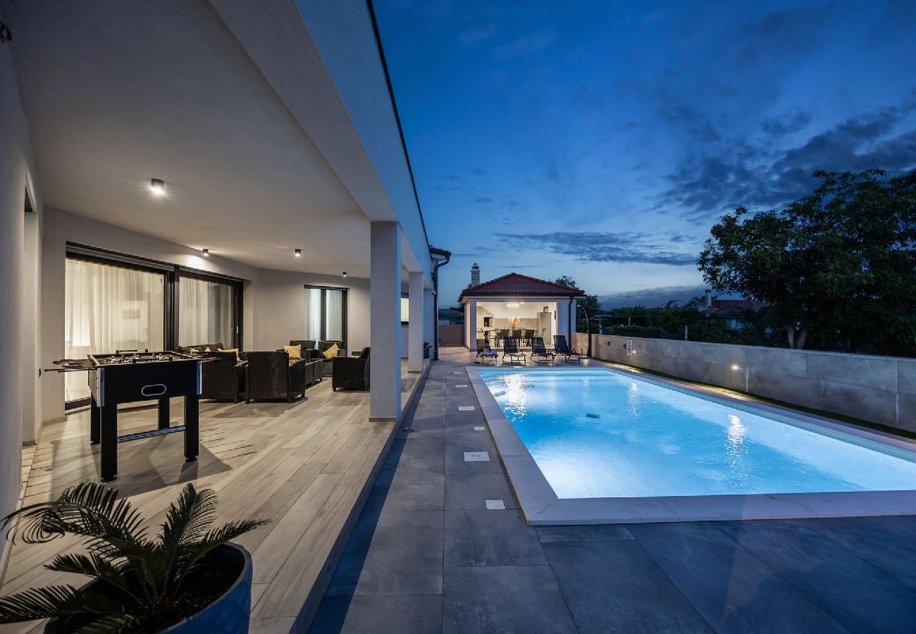 Villa in Pula - Villa Speranza with Private Illuminated Pool 