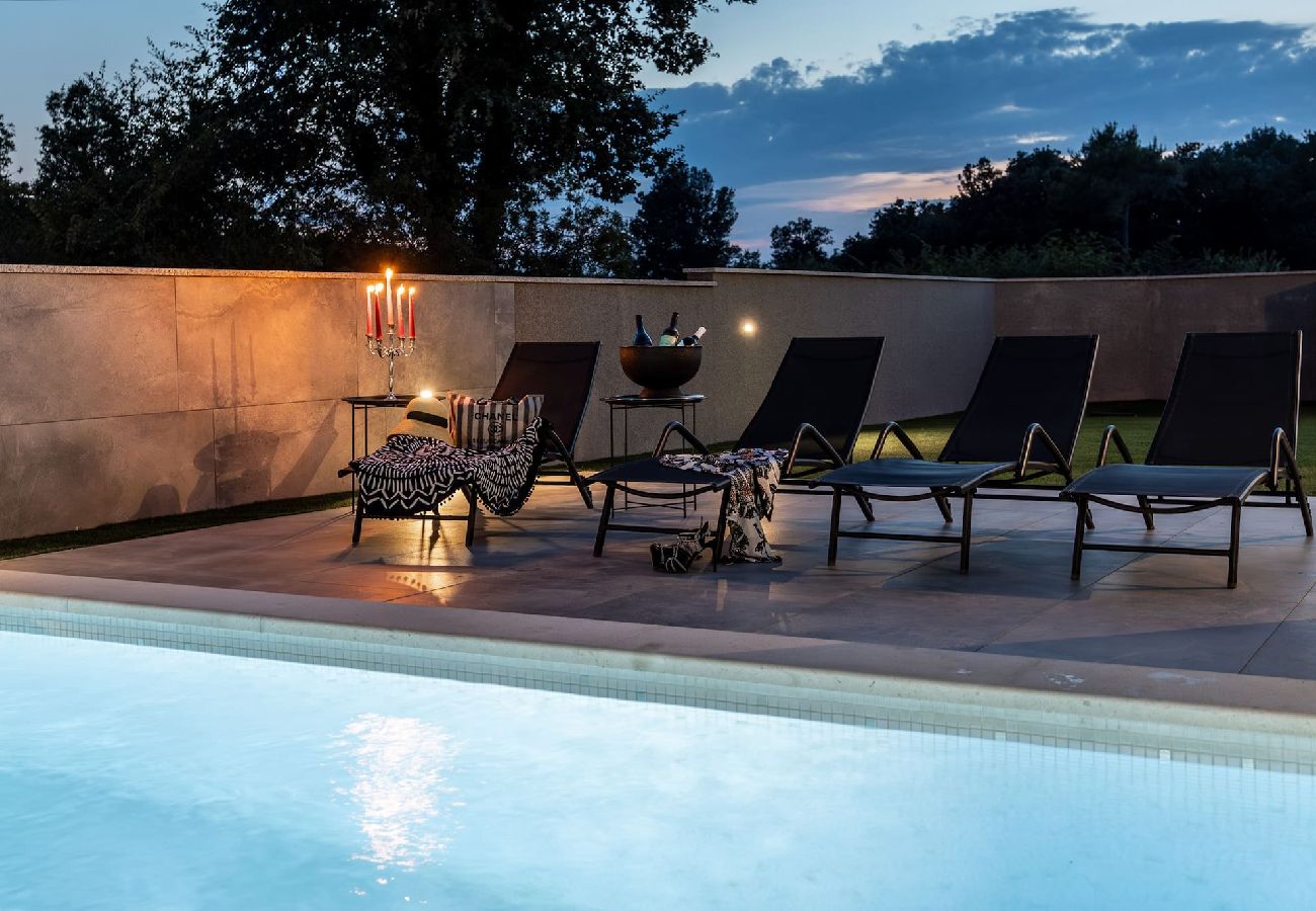 Villa in Pula - Villa Speranza with Private Illuminated Pool 