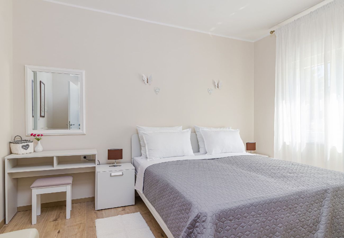 Apartment in Medulin - Modern, Elegant Apartment Laurus (Rosemary) 