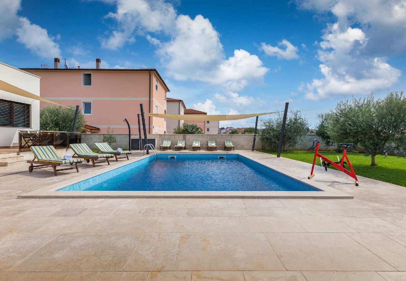 Villa in Medulin - Villa Gigetto with Private Pool and Big Garden 