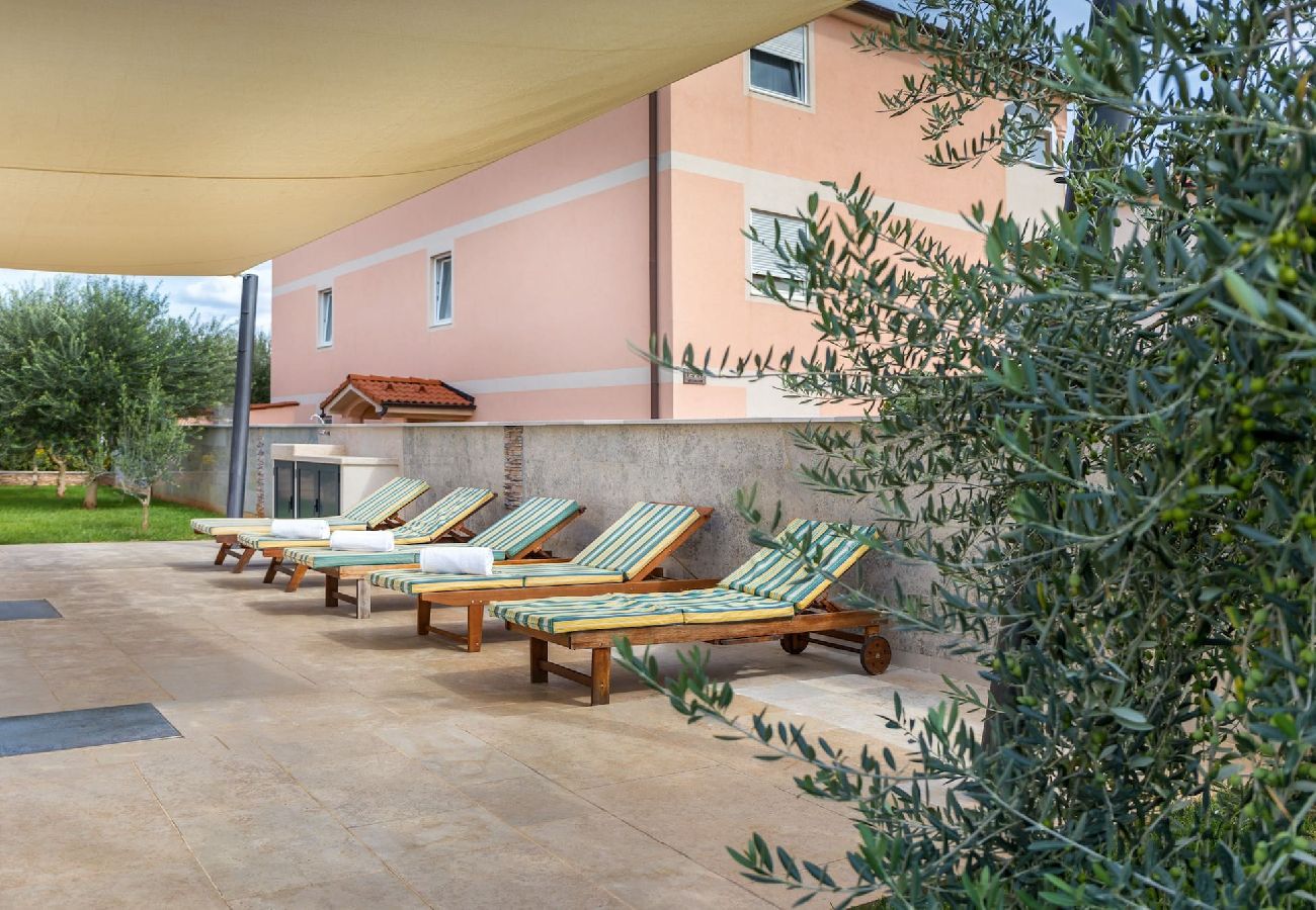 Villa in Medulin - Villa Gigetto with Private Pool and Big Garden 