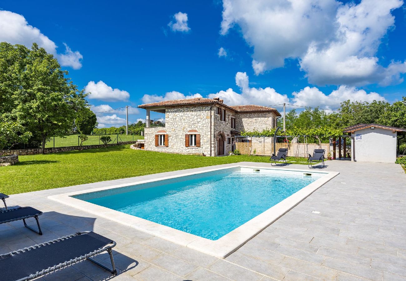 Villa in Nedešcina - Villa Katarina - Old Stone House with Private Pool 