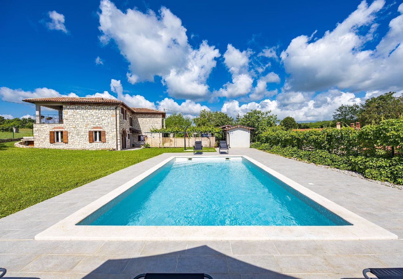 Villa in Nedešcina - Villa Katarina - Old Stone House with Private Pool 