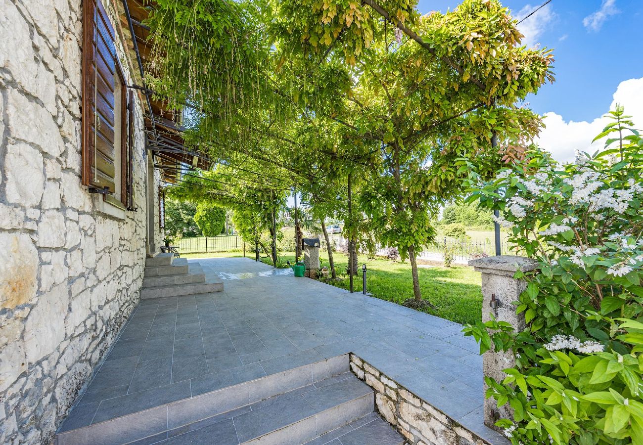 Villa in Nedešcina - Villa Katarina - Old Stone House with Private Pool 