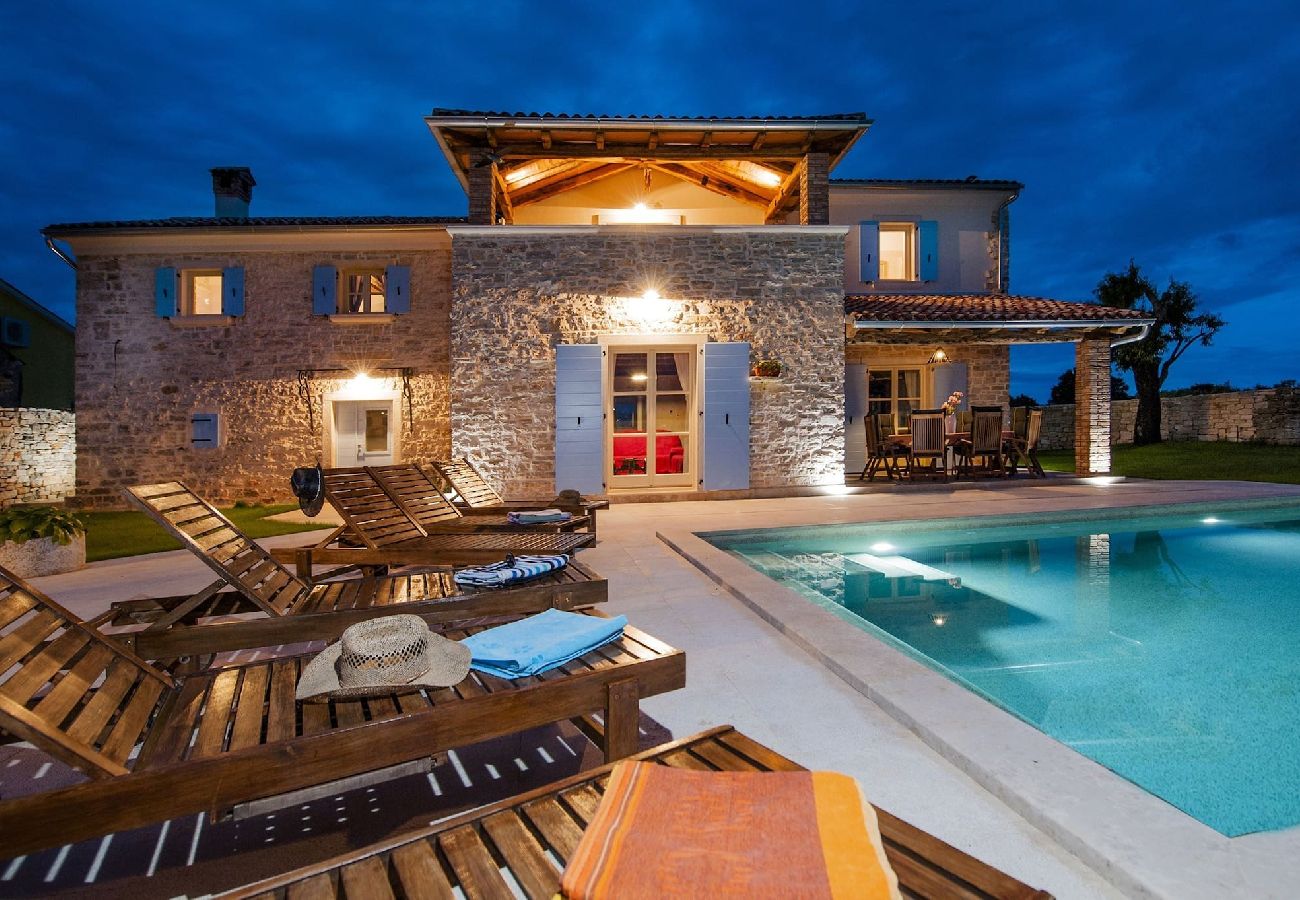 Villa in Krmed - Villa Tomani - Pool, Jacuzzi, Sport Courts