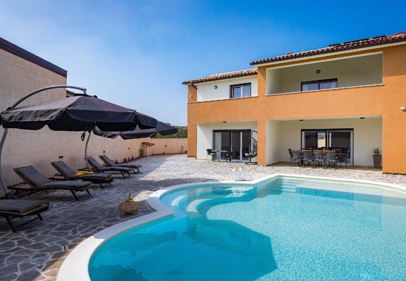 Villa in Pula - Villa Nur Amela - Pool, Jacuzzi, Darts