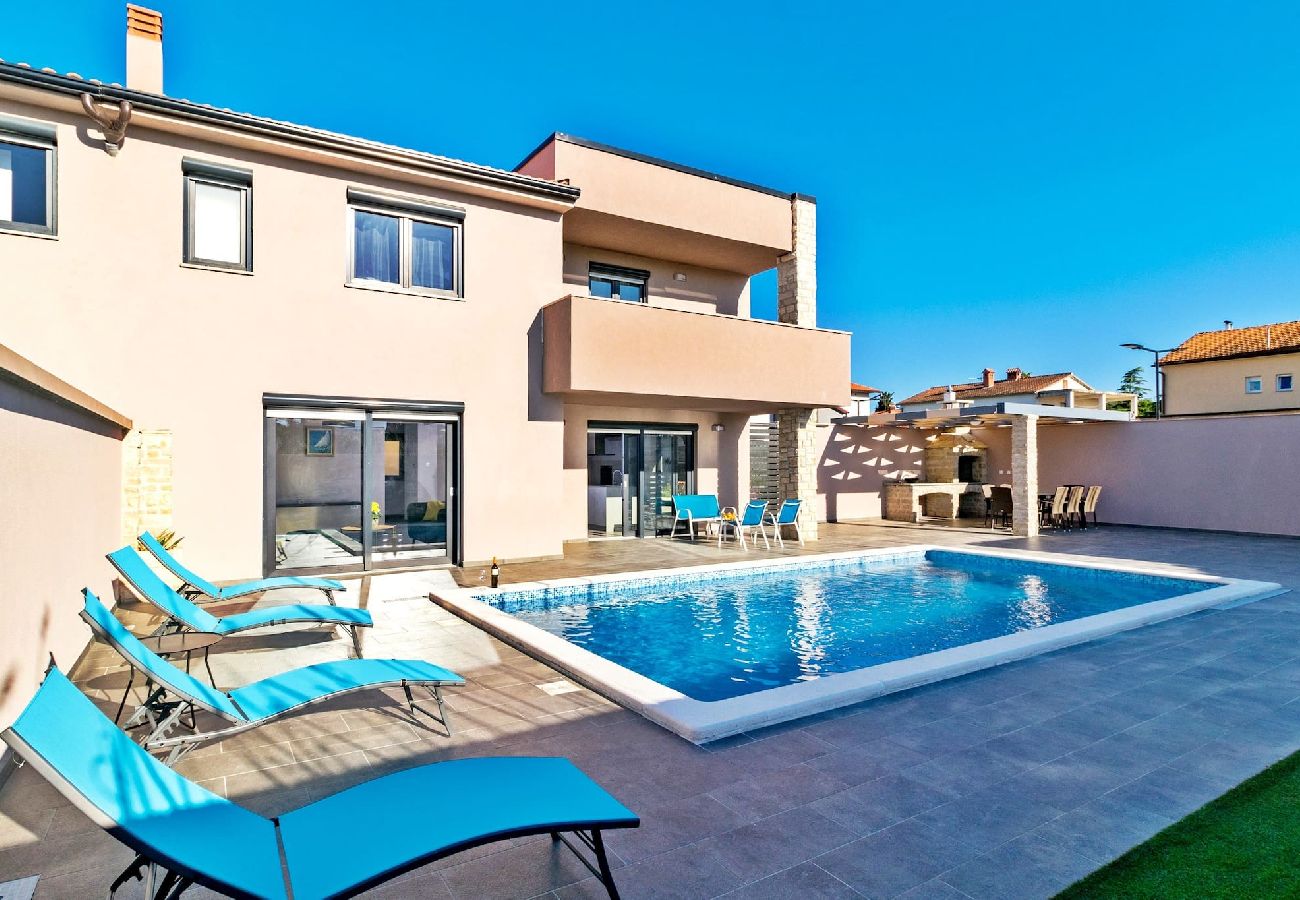 Villa in Pula - Relaxing Villa Philippo with Private Pool