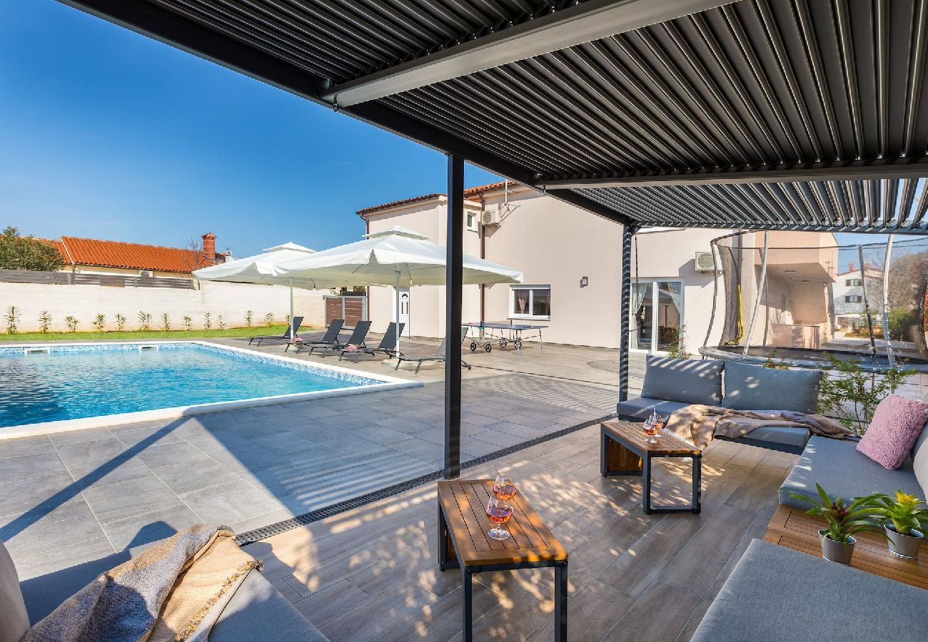 Villa in Valbandon - Villa Berg II - Pool, Game Room, Trampoline