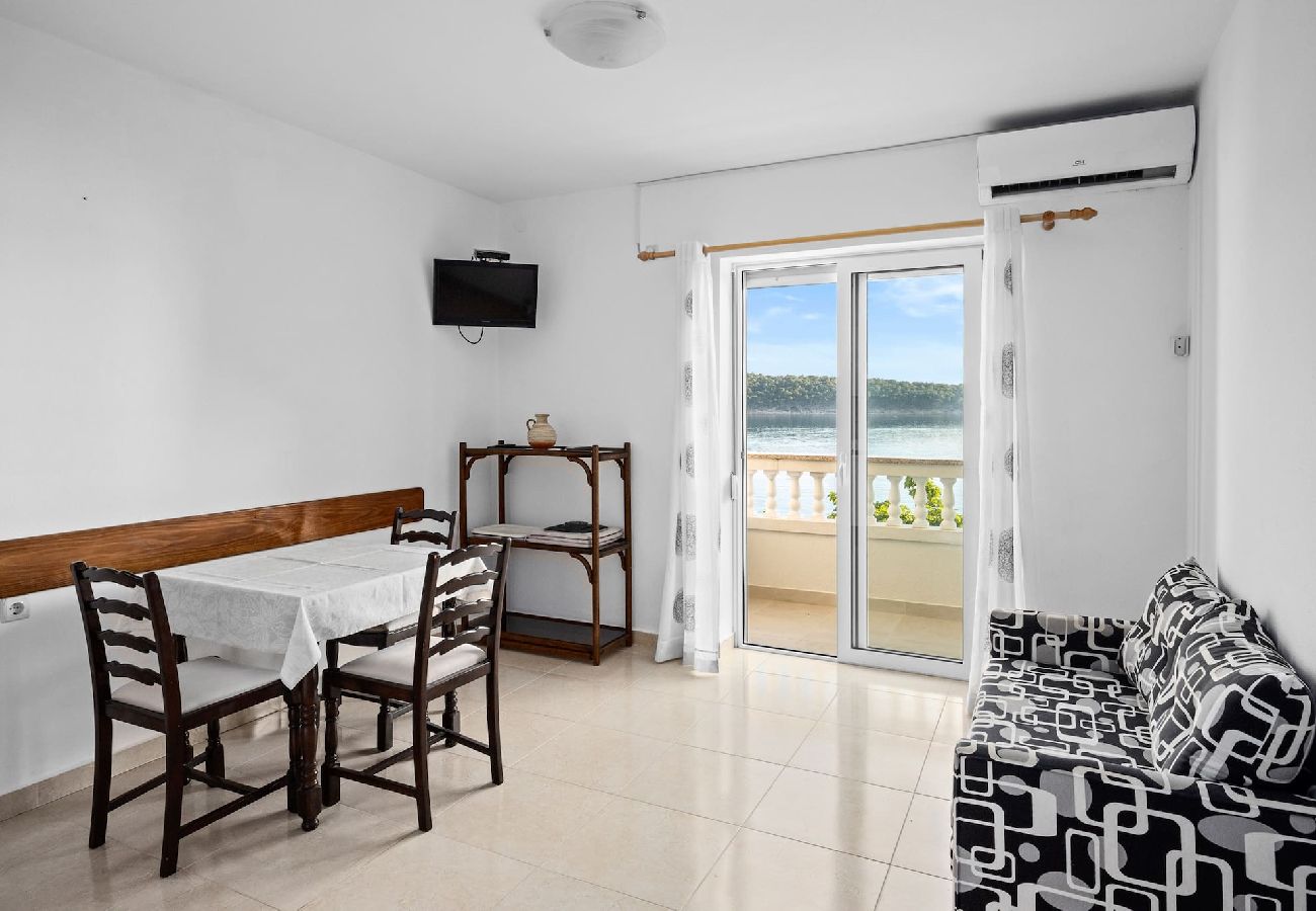 Apartment in Rab - Magnificent Sea View, Boat Mooring - Jurica (Ana) 